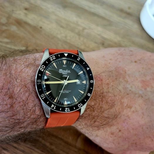 Mondia GMT Quartz