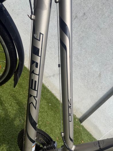 Trek hybrid bike 7100