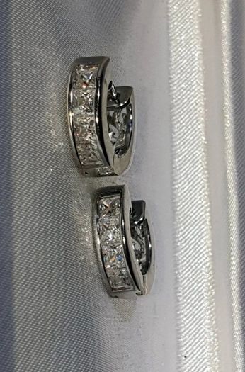 Pristine Vintage Reversible Silver Huggies