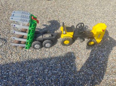 JCB Kids dumper (rolly toys)