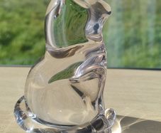 Crystal figurine of a cat in a sitting position