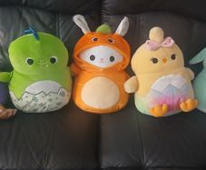 4 Squishmallows + extra plushie