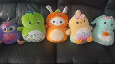 4 Squishmallows + extra plushie