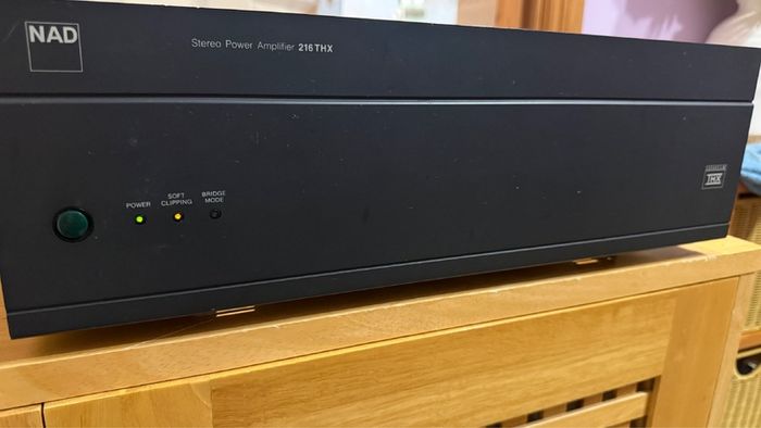 Power Amplifier NAD 216 THX