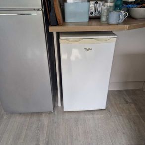 Under counter freezer