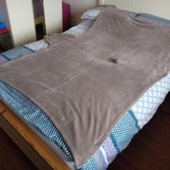 Blanket with Hoodie and Hand Pockets