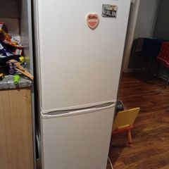 powerpont fridgefrezzer working 100% no cracks or dents