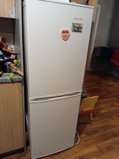powerpont fridgefrezzer working 100% no cracks or dents