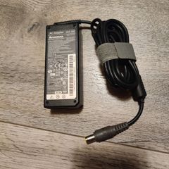 Lenovo charger 65 Watts 20v 3.25a round tip with pin inside