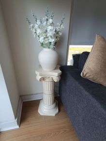 Pedestal/Pillar