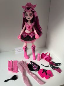 monster high draculaura