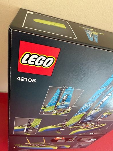 lego Technic catamaran 2 in 1 floating boat