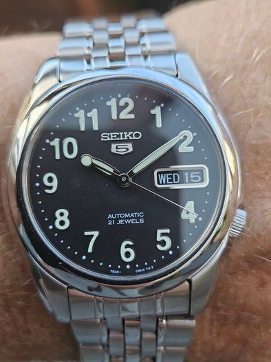 Watch Seiko 5 Automatic.