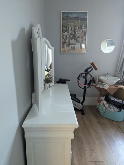 dressing table