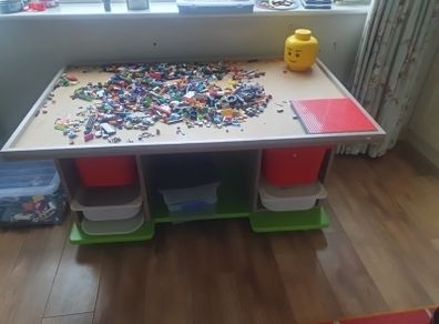 Lego table