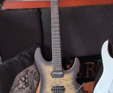 Schecter Reaper 6 FR with sustainiac