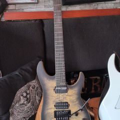 Schecter Reaper 6 FR with sustainiac