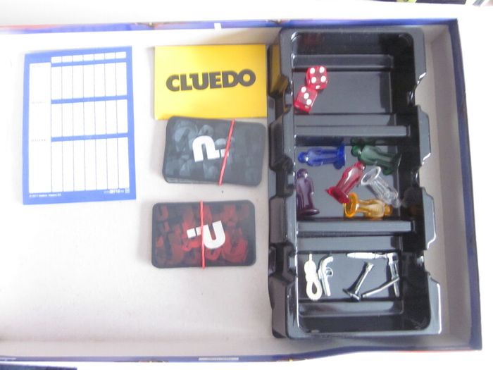 Cluedo The Classic Mystery Game 2011