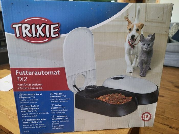 automatic pet feeder