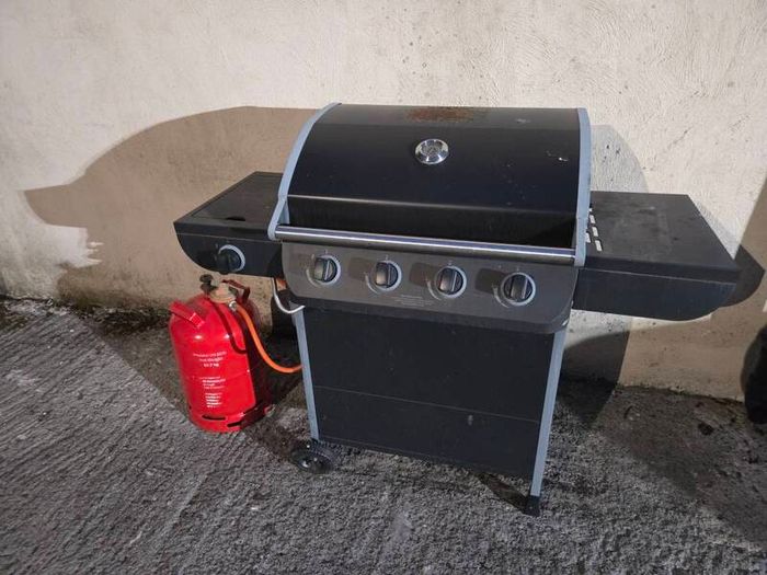 Gas Barbecue with gas