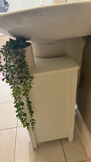 Bathroom cabinet