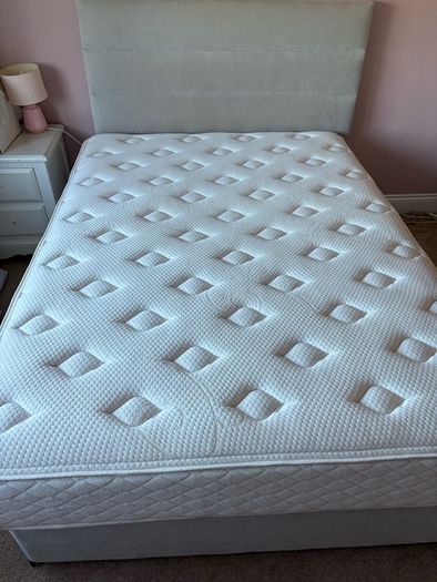Kaymed 4.7ft Matress, base and headboard