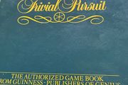 Vintage Trivial Pursuit Guinness Game Book-1986