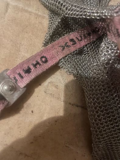 Steel mesh butchers glove