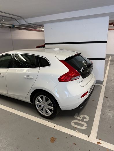 2018 Volvo V40