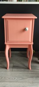 bedside table / bedside locker / bedside cabinet