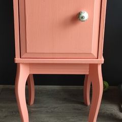 bedside table / bedside locker / bedside cabinet
