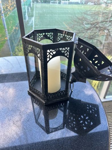 Lantern colour black