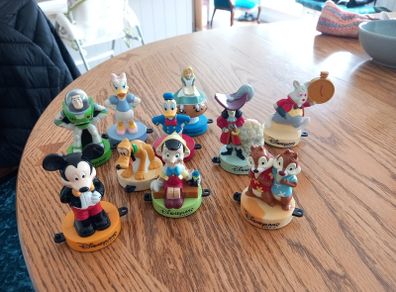 Disney  Paris  toys 1999 happy meal from Mc Donald kids toys  boy girls Collectable looney tunes