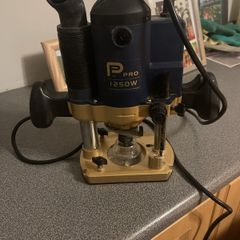 Electric door router