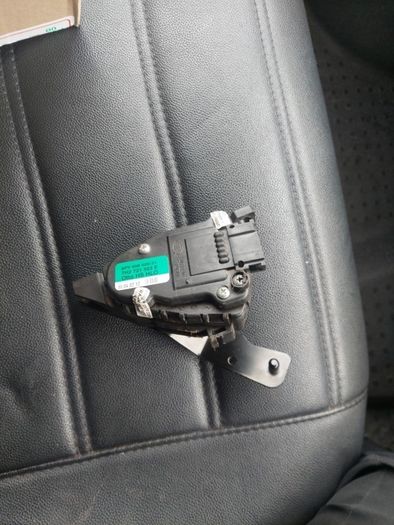 VW transporter accelerator unit