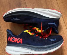 Hoka Clifton 9 running shoes size 44