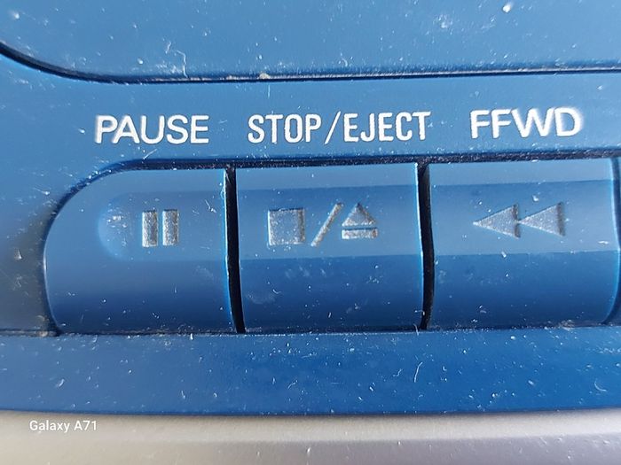 SANYO CD, Tape and Radio music System, Model MCD-Z155L, in excellent condition, and all functions work fine,