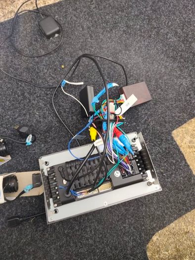 head unit was Opel Corsa, with connectors but fit another car all good working