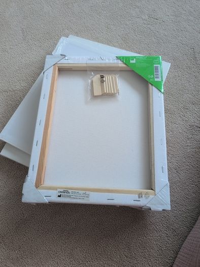Bundle of canvas, white, arteza and crelando