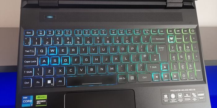 RTX 4070 Acer Predator Helios Neo 16"