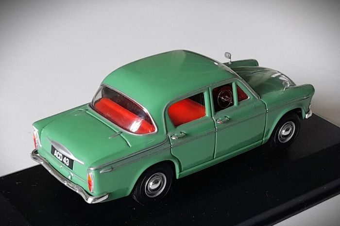 Diecast Model Hillman Minx Series IIIA Glade Green - Collectable Vanguards 1:43