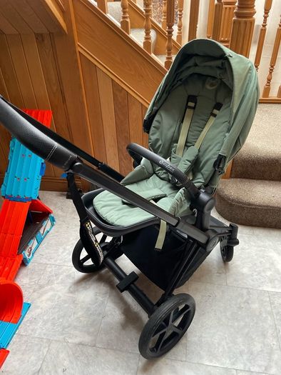 CYBEX E-Priam travel system with cloud T car seat