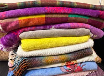 x13 Bedspreads Blankets Various Sizes and Conditions (mostly Flannel Fleece Blankets)