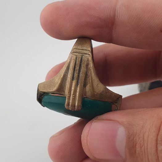 Antique 15 Heritage Style Rings Mixed Brass Glass & Decorative Stone Collection
