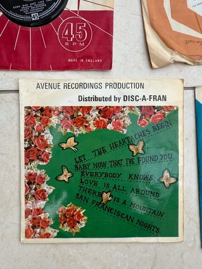 Vinyl bundle of 45rpm's including Cat Stevens, Gilbert O'Sullivan and Harry Belafonte