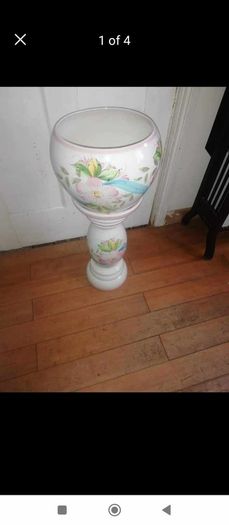 ceramic stand