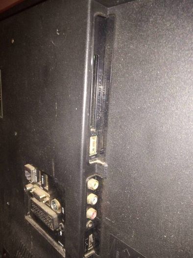 TV Panasonic. 32" Flatscreen. Spares or repair. READ AD.