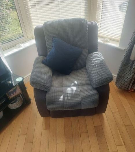 3 Seater Suite +1+1 recliners