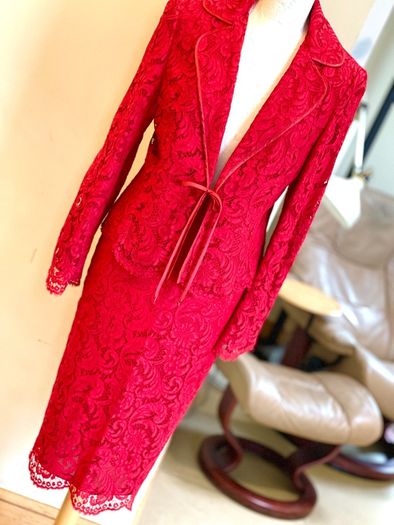 Louise Kennedy occasion red suit