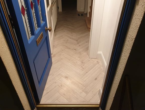 Laminate floor flooring  service